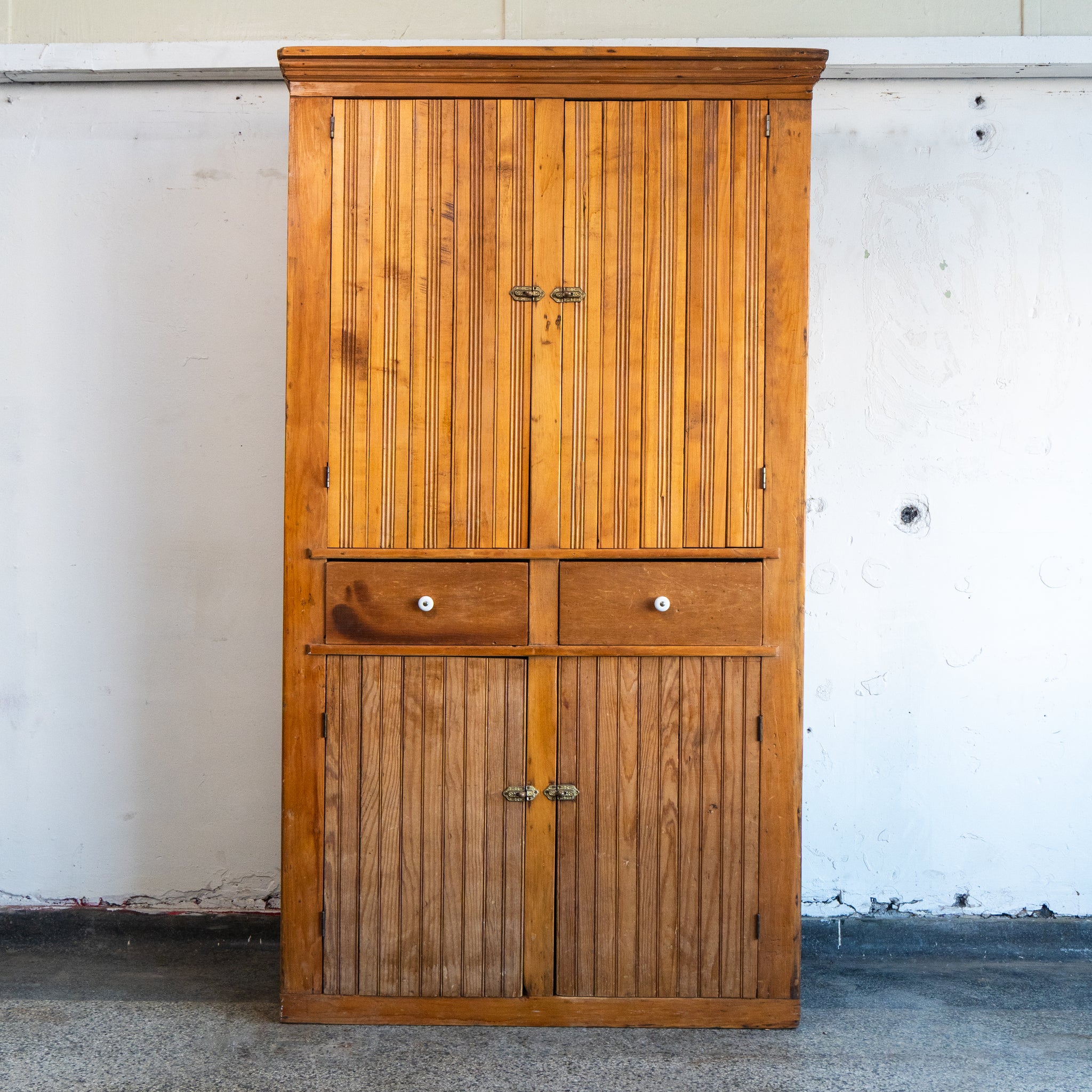Beadboard Country Hutch