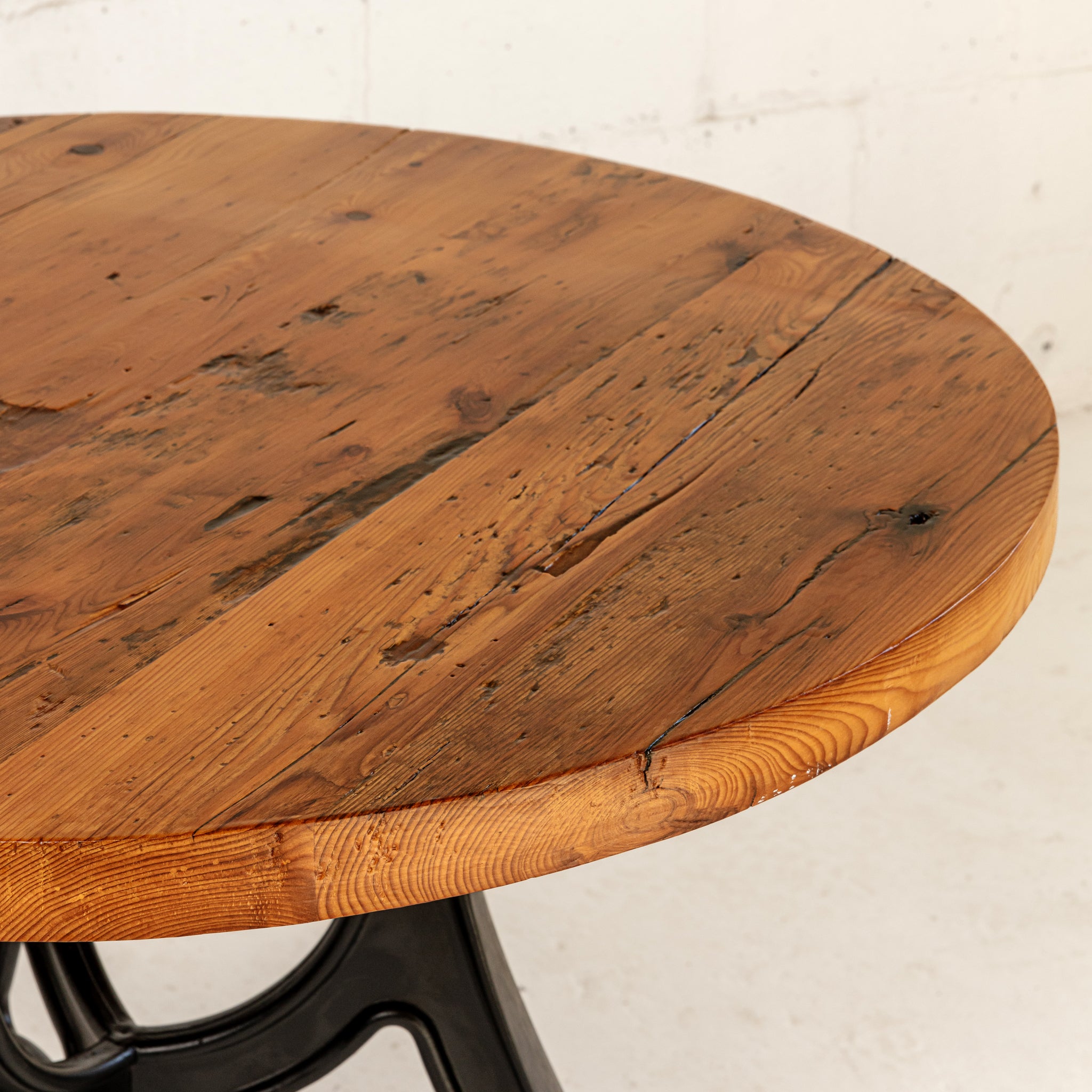 Round Ella Table Top view close up reclaimed wood