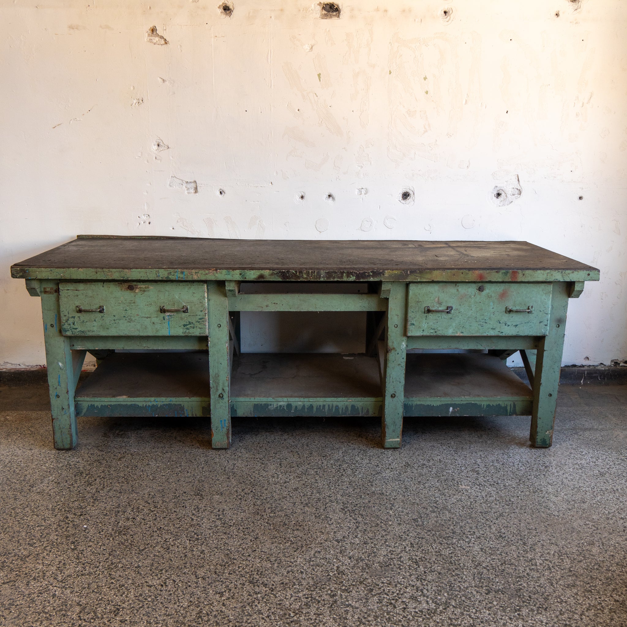 Green Industrial Workbench / Island