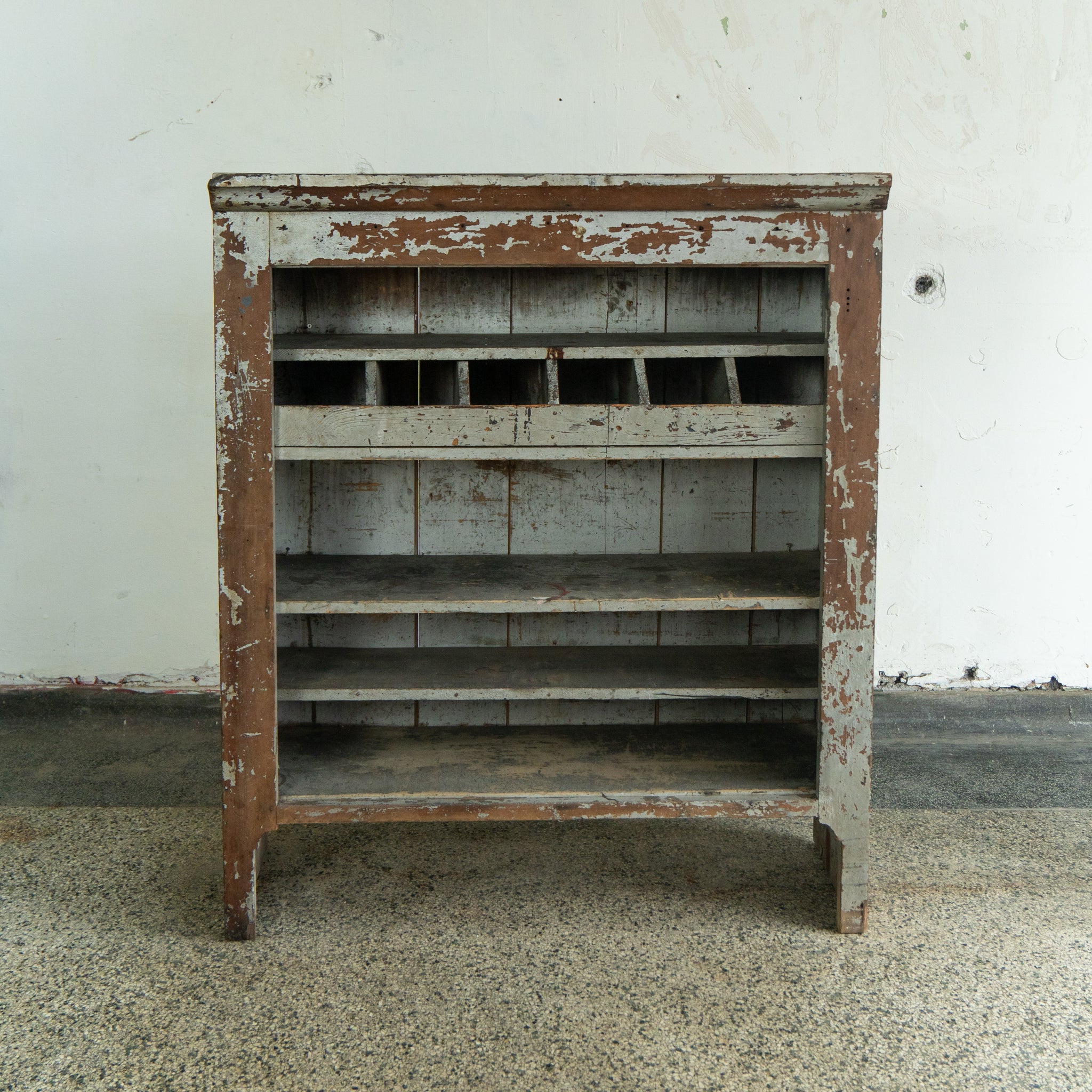 Grey Primitive Bookcase – Woodward Throwbacks