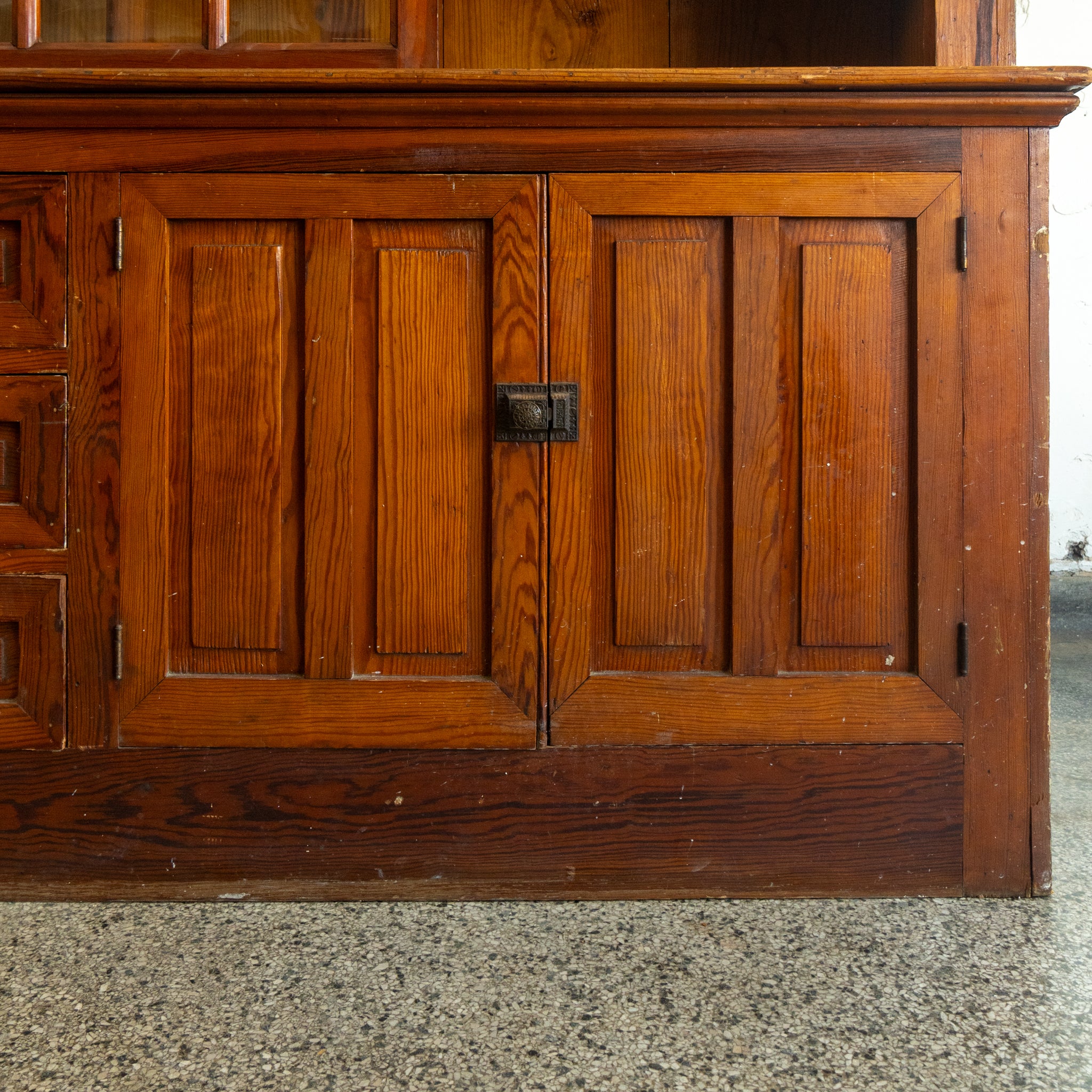 X-Large Pine Sliding Glass Cabinet