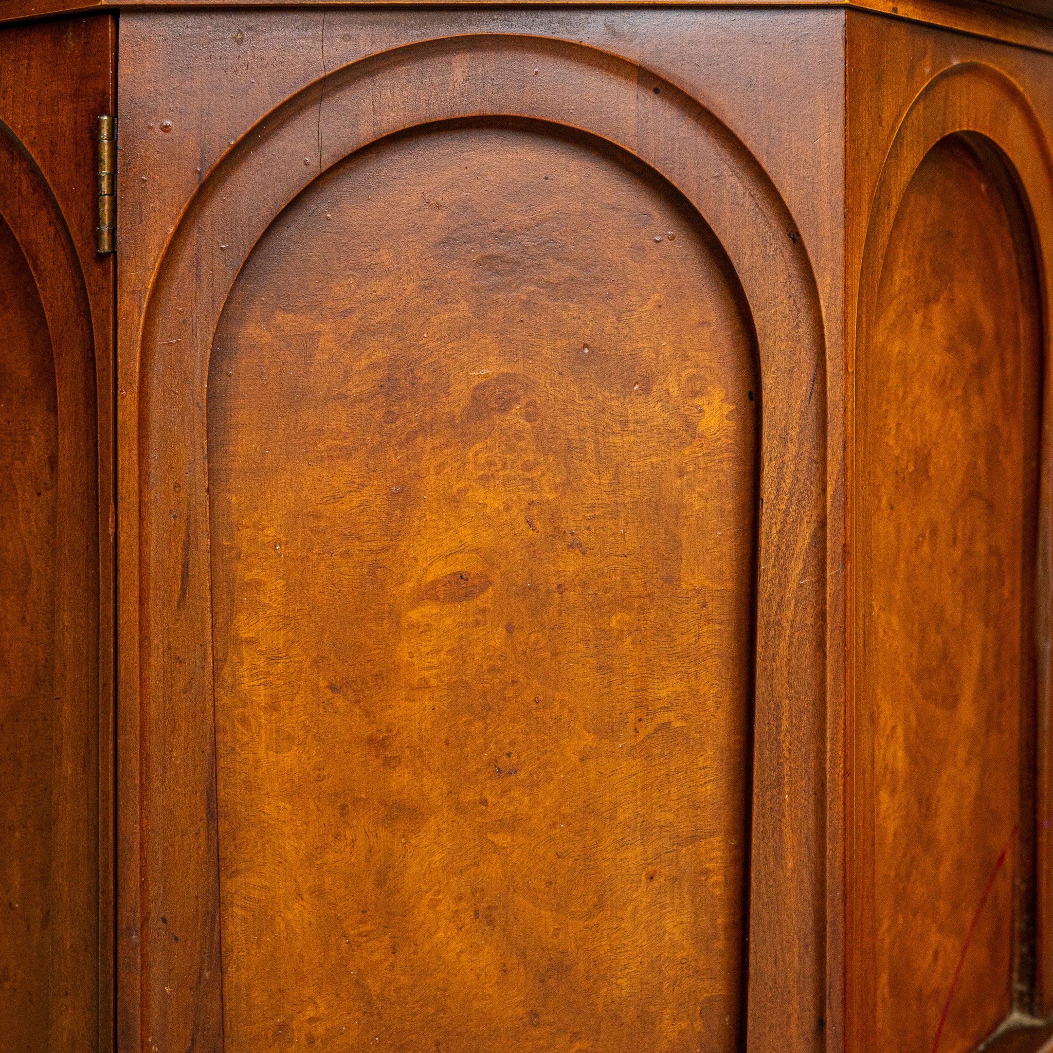 Thomasville Arched Side Table