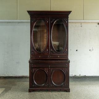 Oval Window Hutch