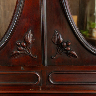 Oval Window Hutch