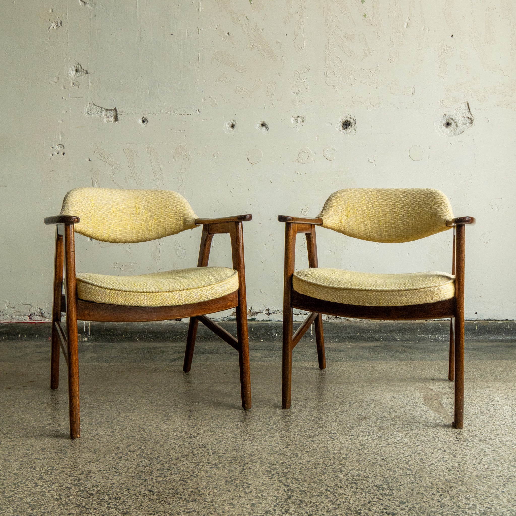 Paoli Style Chairs