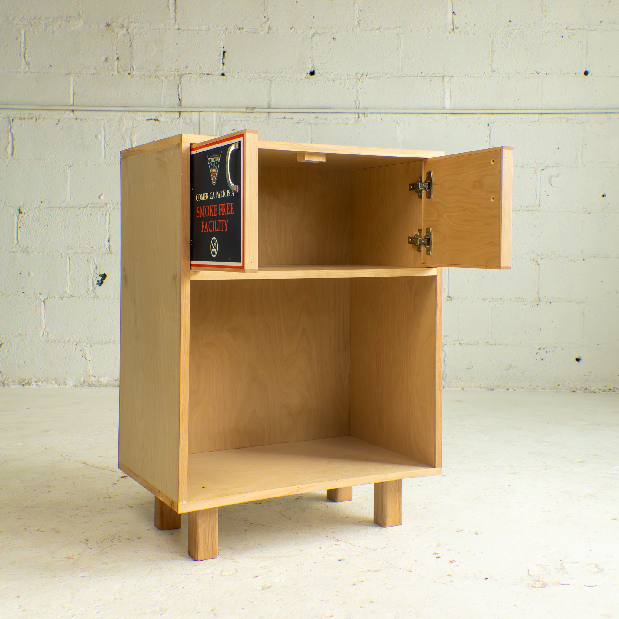 Tigers Smoke Free Cabinet