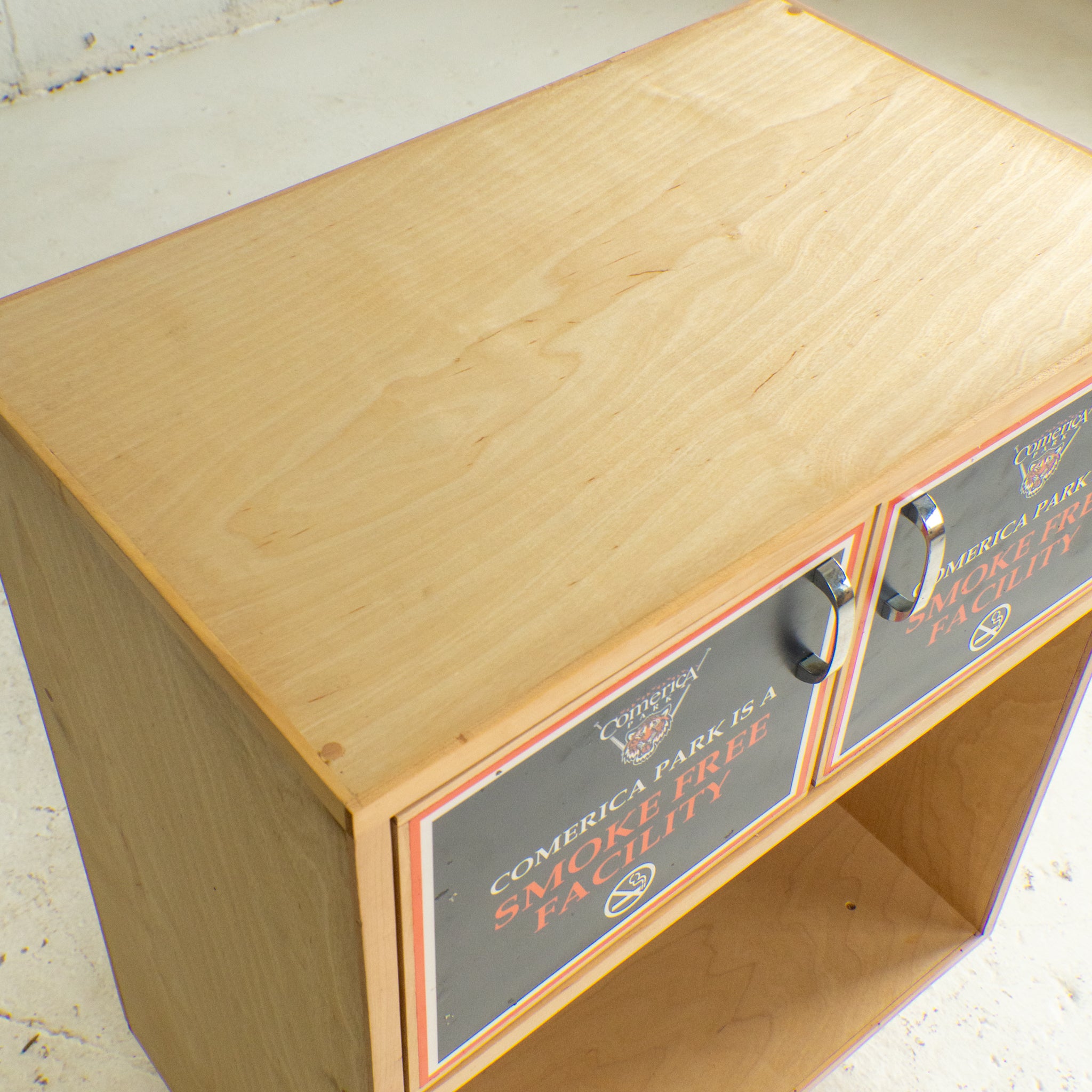 Tigers Smoke Free Cabinet