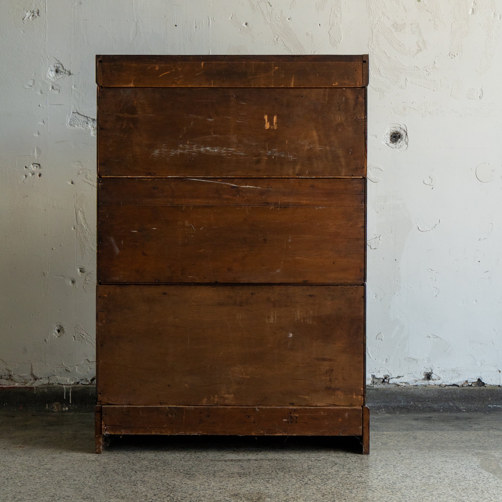 Humphrey-Widman Barristers Cabinet