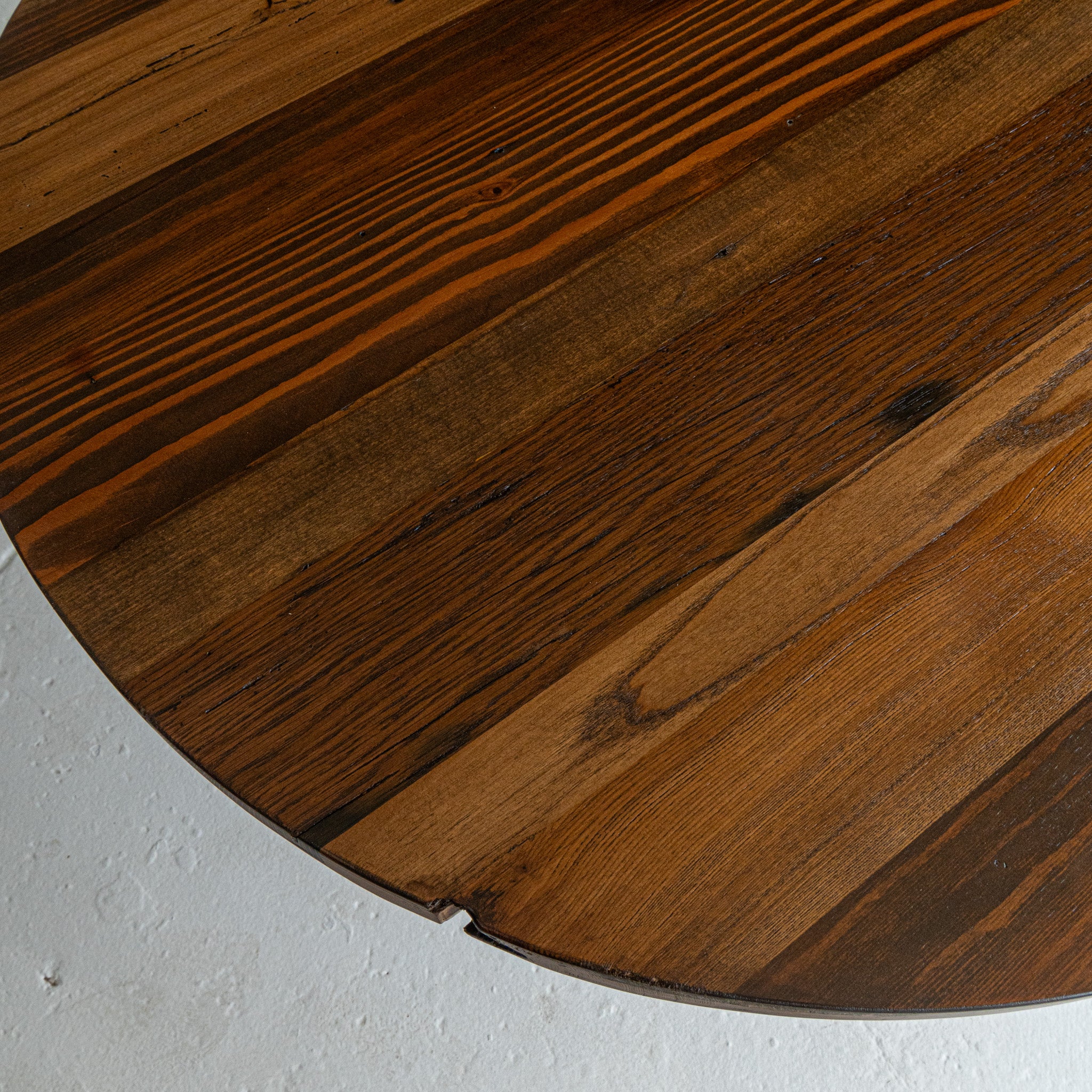 Tulip Dining Table