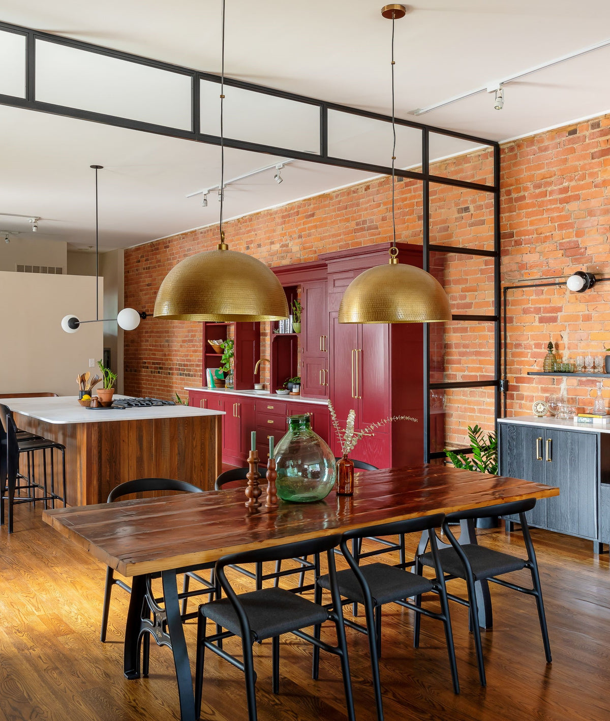 INDUSTRIAL LOFT