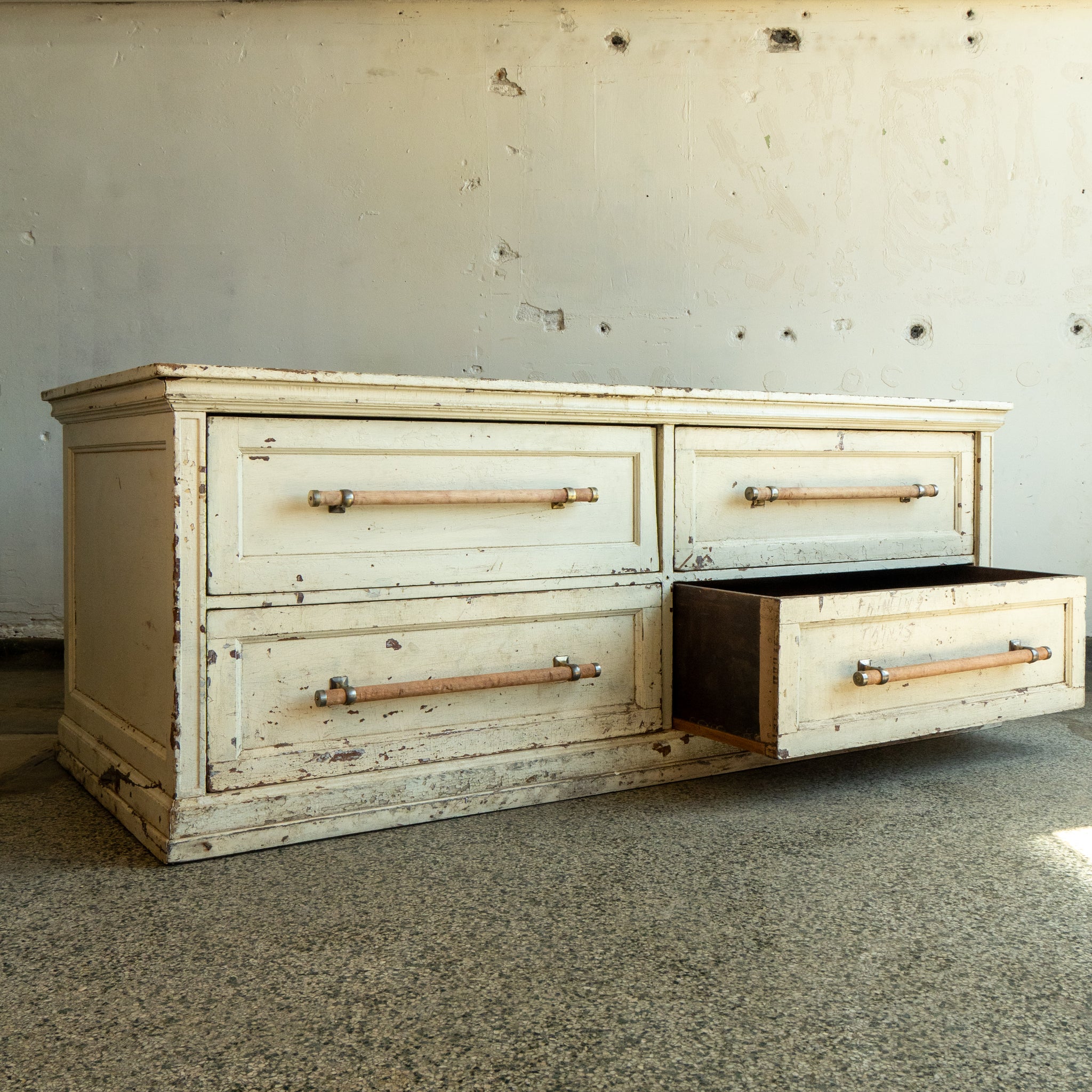 White 4 Drawer Island