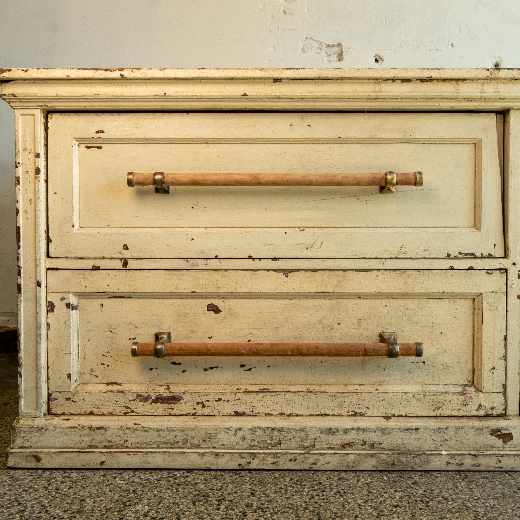 White 4 Drawer Island
